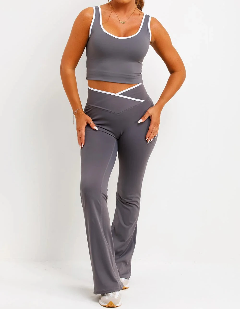 Wine Cami Vest and Flare Pants With Piping